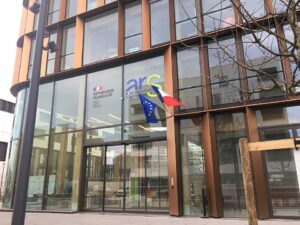 Licence CC‑BY‑SA‑3.0 Tiraden